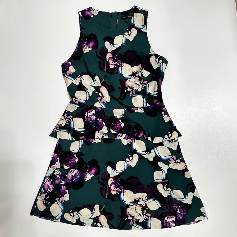 BANANA REPUBLIC Dress WOMENS SIZE 10 GREEN PURPLE WHITE FLORAL Peplum Raw Hem